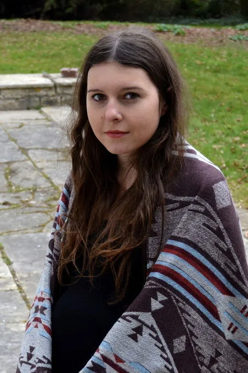 Tom Clear ha trabajado con Kirsty Linton en 1 ocasiones