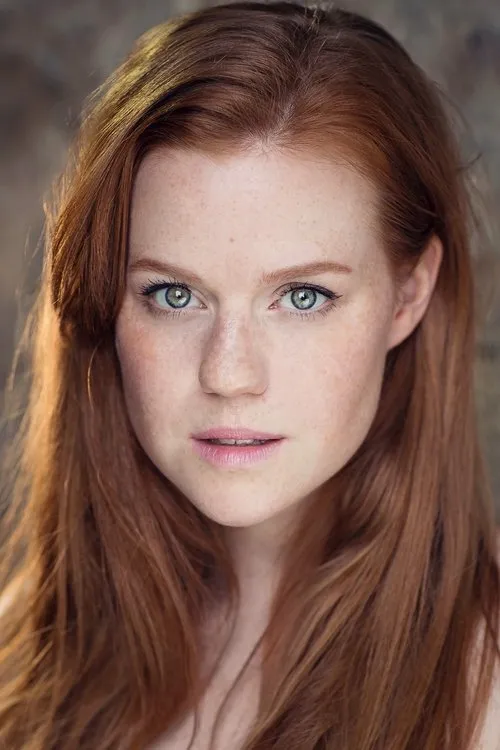 Kirsty Mather interpretando a 