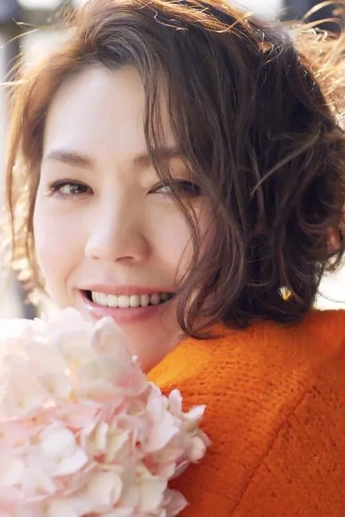 Kit Chan interpretando a Jo Yang