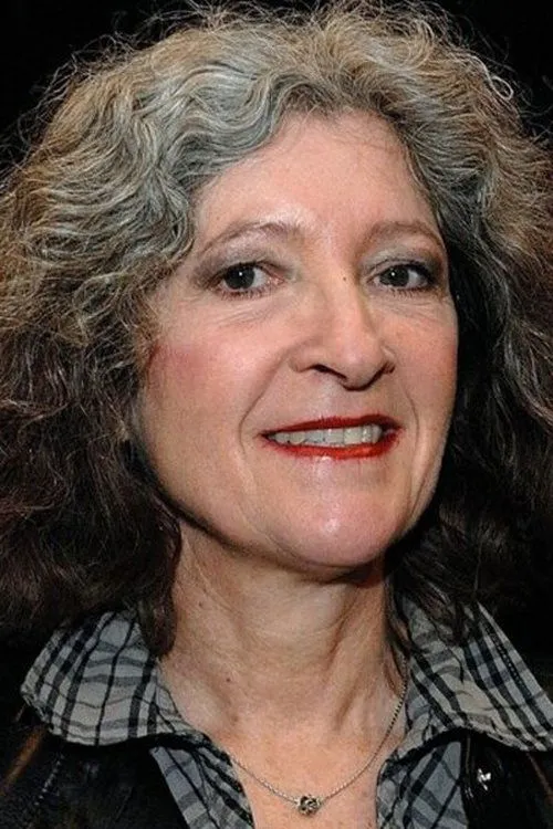 Kit Eichler — personaje: Monika