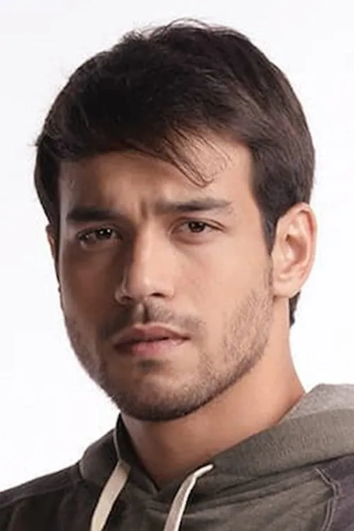 Kit Thompson interpretando a Yael