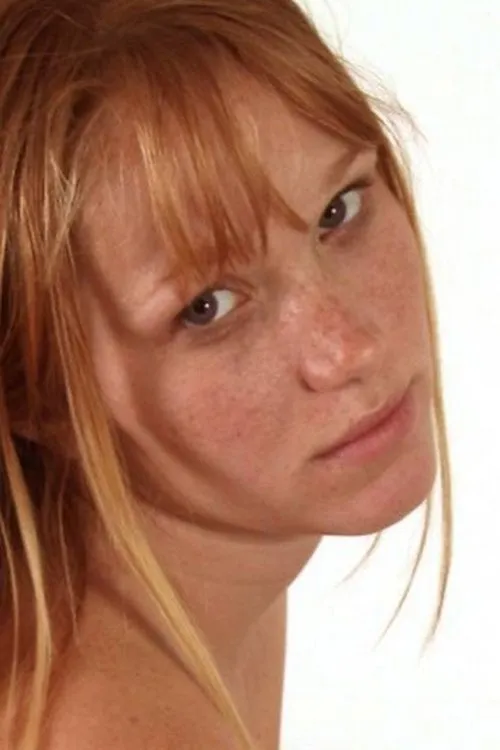 Kitty Marie interpretando a