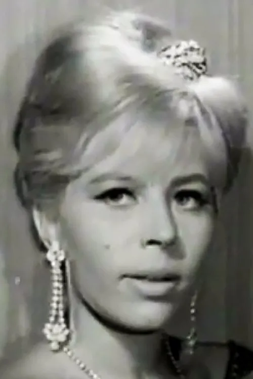 Klairi Deligianni interpretando a Nurse