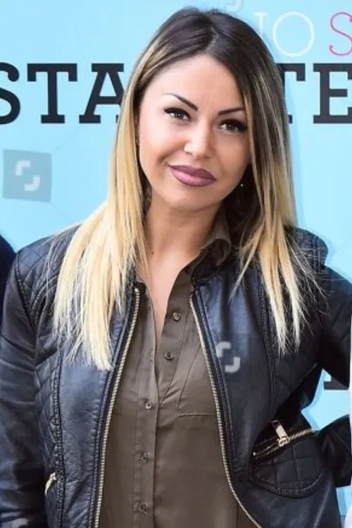 Jo Sung ha trabajado con Klea Marku en 1 ocasiones