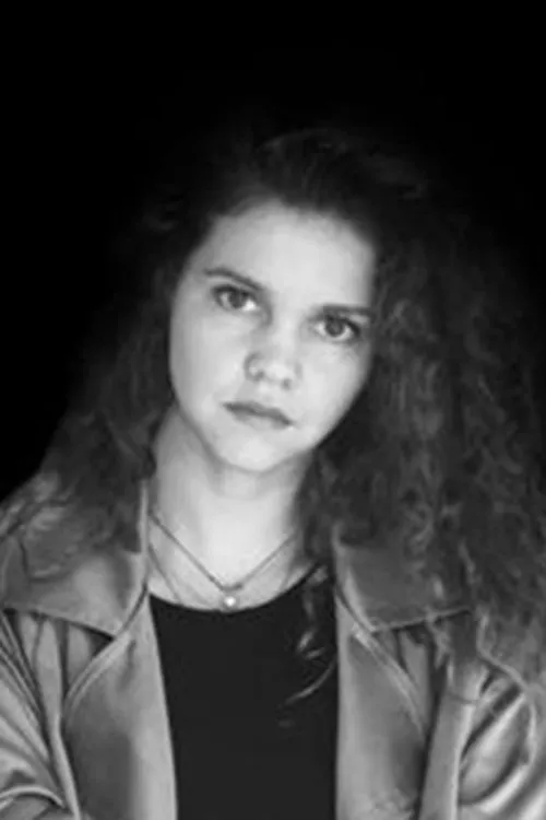 Kleopatra Perraki interpretando a Woman in Church