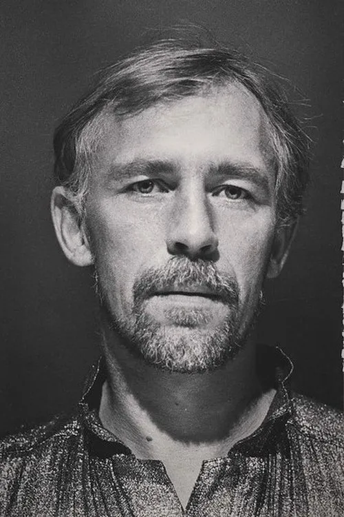 Knut Husebø interpretando a Thomas