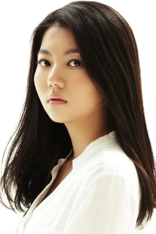 Ko Joo-yeon interpretando a Soo-yeon