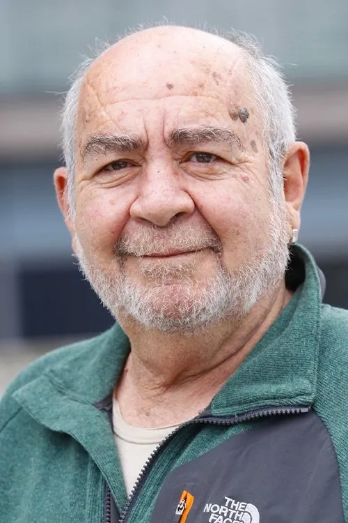 Köksal Engür interpretando a Turan Altayli