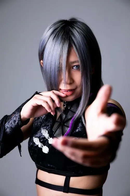 Hollywood Zakoshisyoh ha trabajado con Konami Takemoto en 1 ocasiones