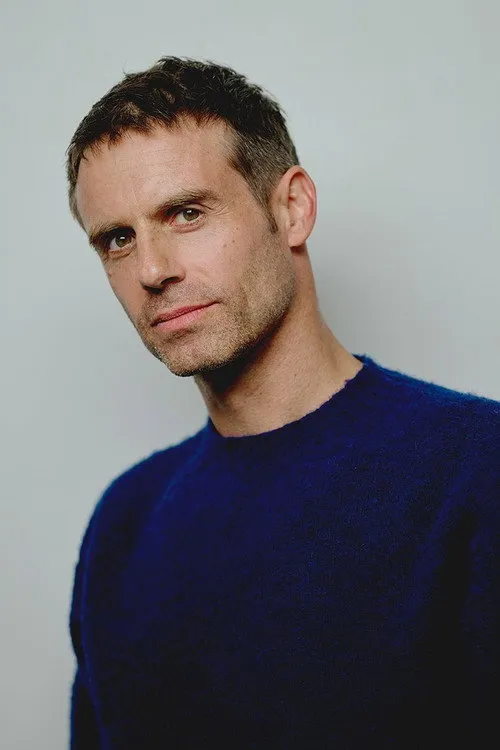 Konrad Singer interpretando a 