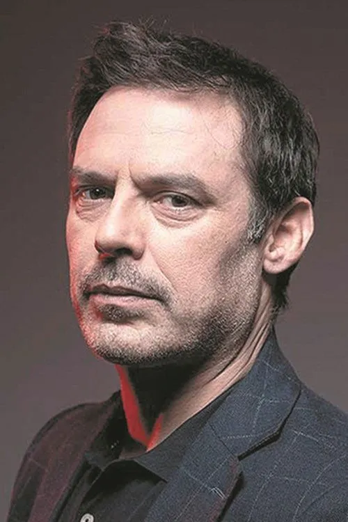 Kostas Kappas interpretando a 