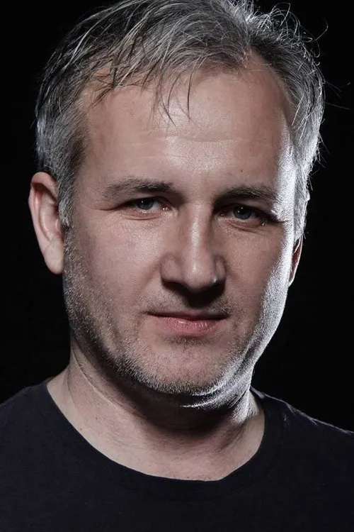 Kostiantyn Danyliuk interpretando a Vlad Vishnevskyi