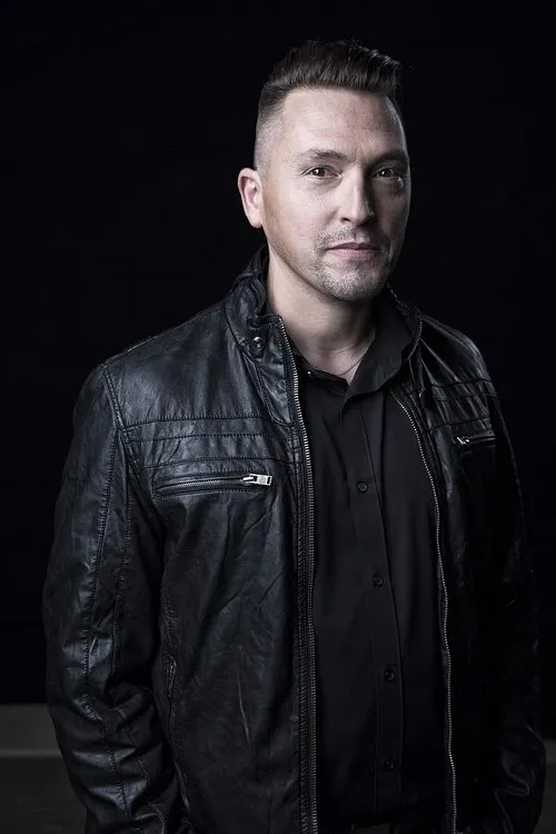 Krisztián Szakos ha trabajado con Kovács Ákos en 1 ocasiones