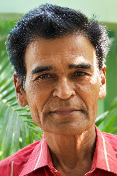 Surendar ha trabajado con Kovai Senthil en 1 ocasiones