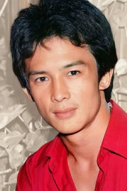 โกวิท วัฒนกุล interpretando a Pichet