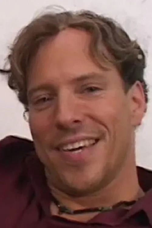 Kraig Summers interpretando a 