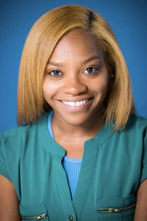 Kris D'Sha interpretando a Demetrius