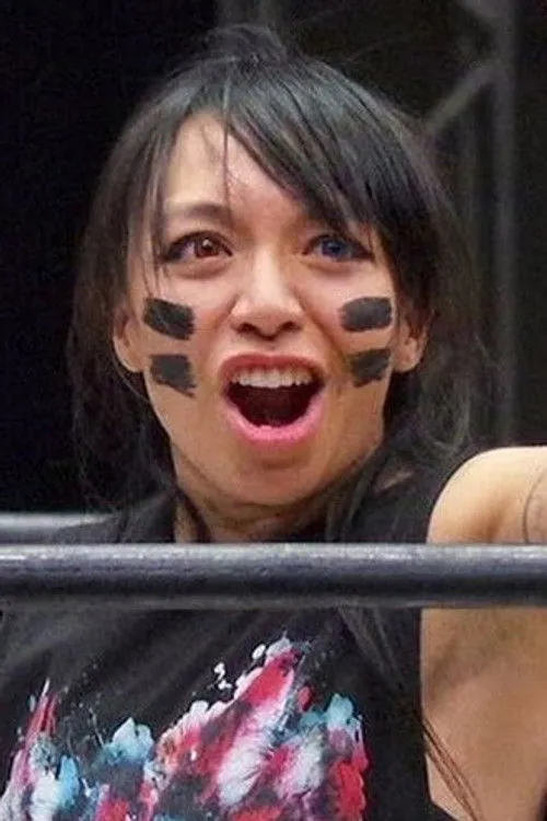 Kris Hernandez interpretando a Kris Wolf