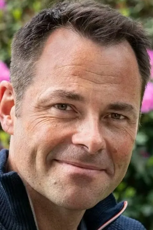 Kristian Ring-Hansen Holt en su biografía y filmografía