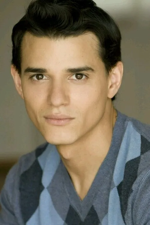 Kristian Steel interpretando a Andy