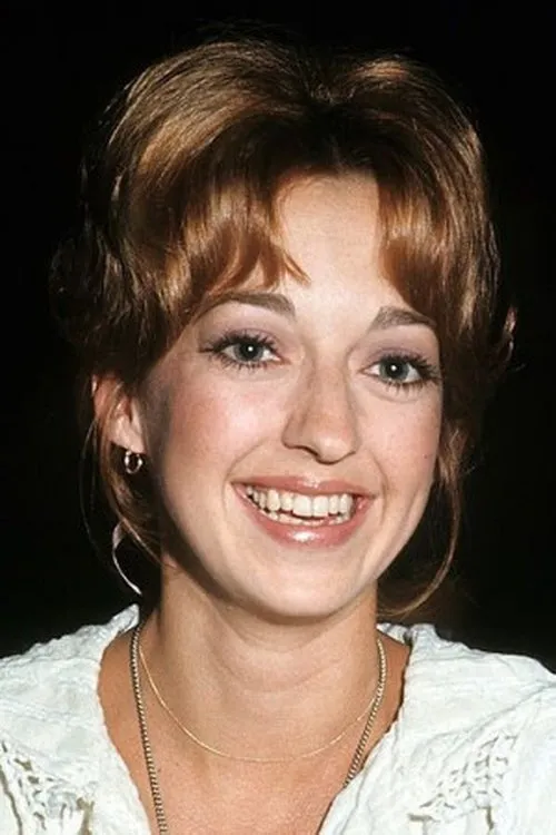 Kristina Holland interpretando a