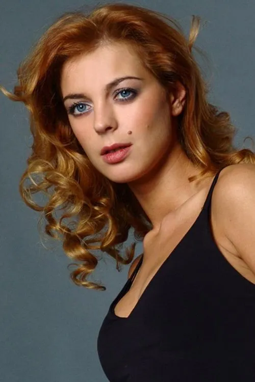 Кристина Кузьмина interpretando a