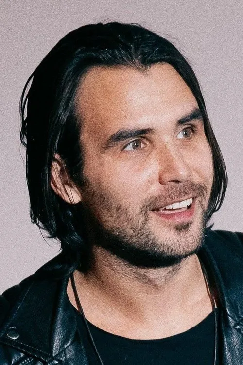 Kristjan Kasearu interpretando a Magnus