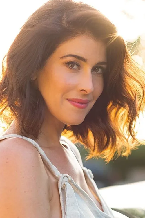 Howard Fong ha trabajado con Krizia Bajos en 1 ocasiones