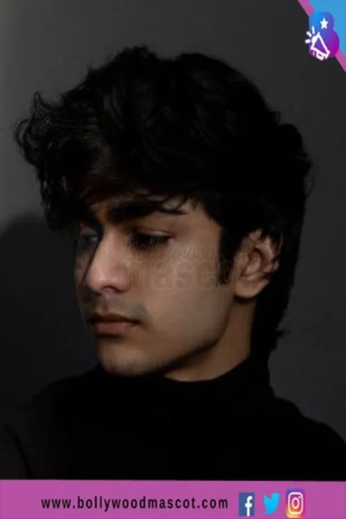 Laxman Singh Rajput ha trabajado con Krushag Ghuge en 1 ocasiones