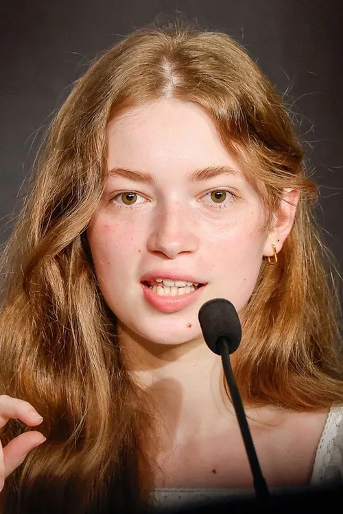 Rebecca Crankshaw ha trabajado con Ksenia Devriendt en 1 ocasiones