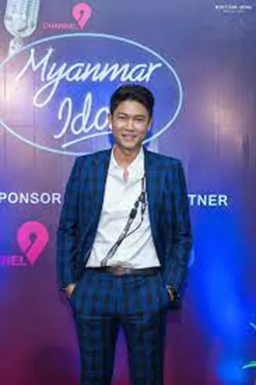 Kyaw Htet Aung interpretando a Thiha