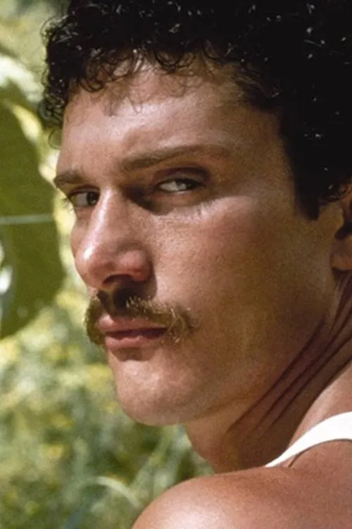 Kyle Hazard interpretando a (archive footage)