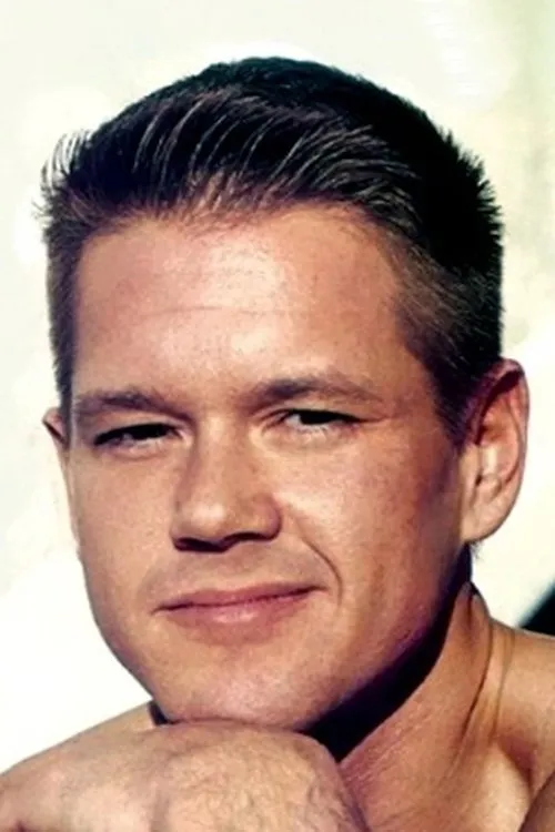 Kyle Kennedy interpretando a The New York guy