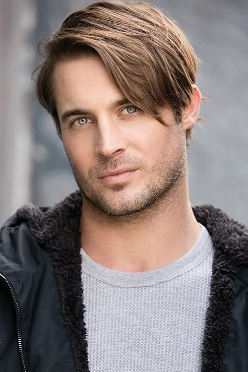 Kyle Knies interpretando a Prince Steven