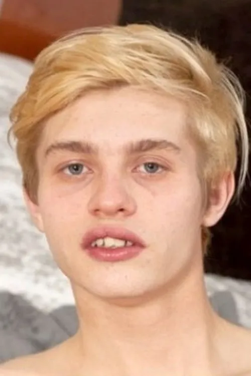 Kyle Polaski interpretando a Kyle Polaski