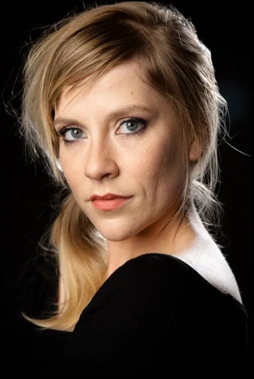 Kyoko Scholiers interpretando a Joyce