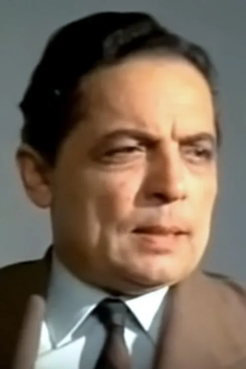 Labros Kotsiris interpretando a 