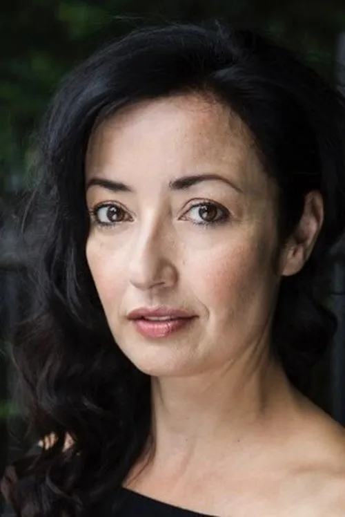 Lacy Moore interpretando a 