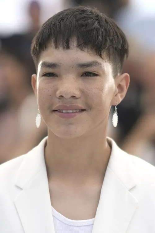 LaDainian Crazy Thunder interpretando a Matho