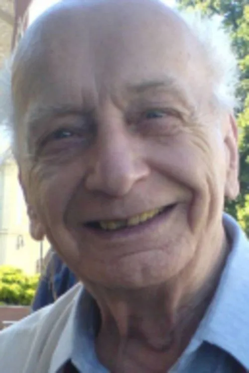 Ladislav Šamlot interpretando a majitel cajovny