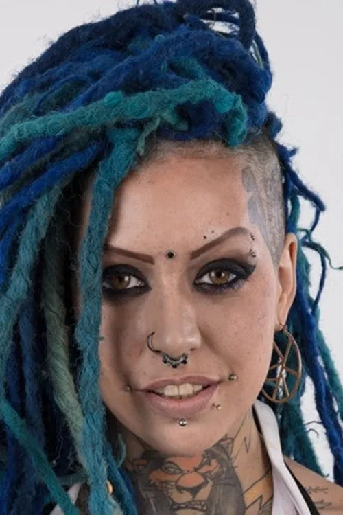 Lady Blue interpretando a 