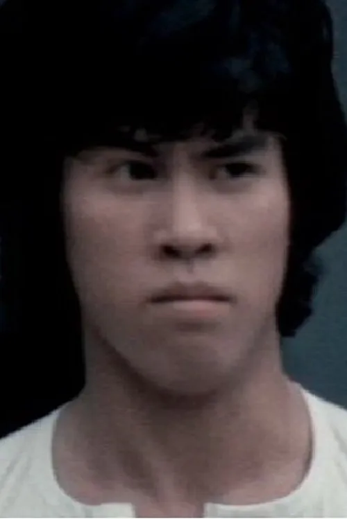 Lai Kim-Hung interpretando a