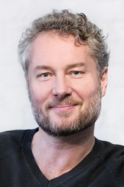 Thomas Knuth-Winterfeldt ha trabajado con Lai Yde en 2 ocasiones