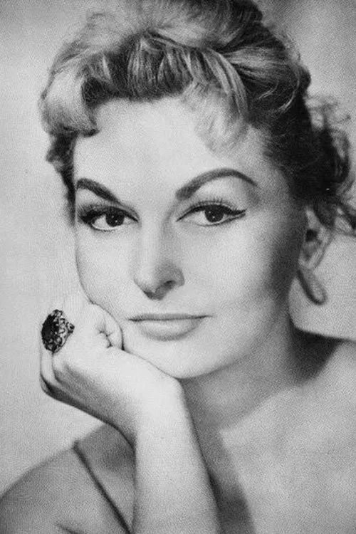 Lale Oraloğlu interpretando a Lale