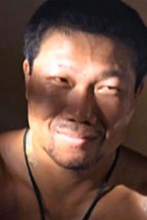 Lam Kai-Wing interpretando a Robber