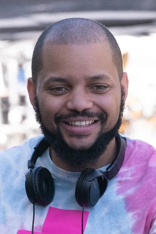 Lamar Woods interpretando a Stoner 1