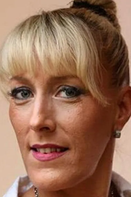 Lana Vegas interpretando a (archive footage)