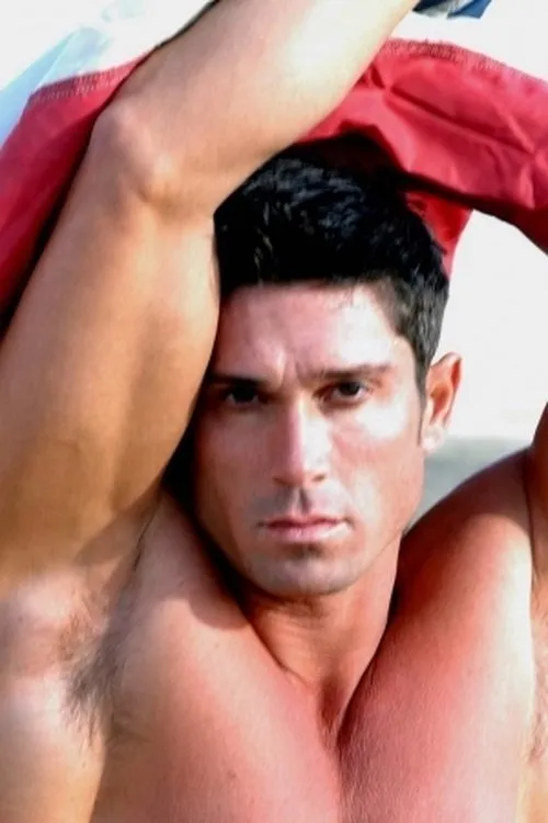 Lance LaMar interpretando a (credited as Gavin Hunter)