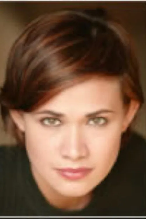 Lara Fabregas interpretando a Tessa tulfo