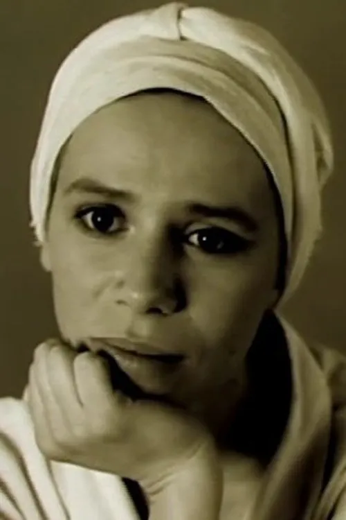 Larisa Borodina interpretando a Irada